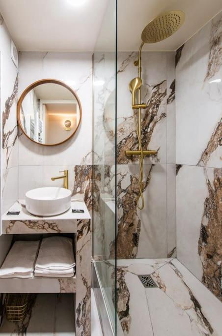 Bon Marche - Charming *